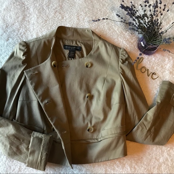 Banana Republic Shorty Blazer - Picture 6 of 11